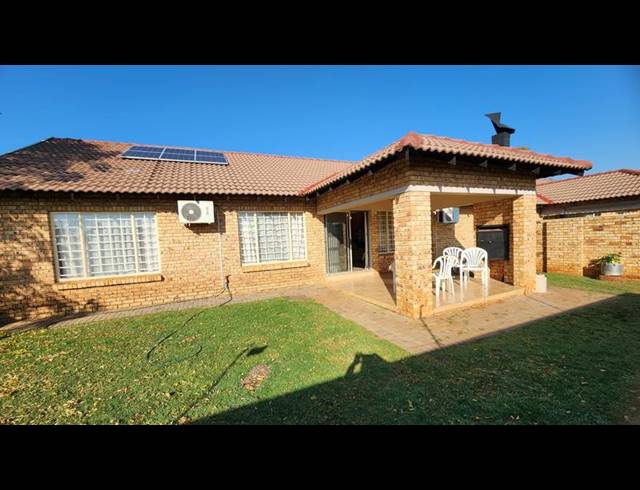 3 BEDROOM TOWNHOUSE FOR SALE IN ANNLIN